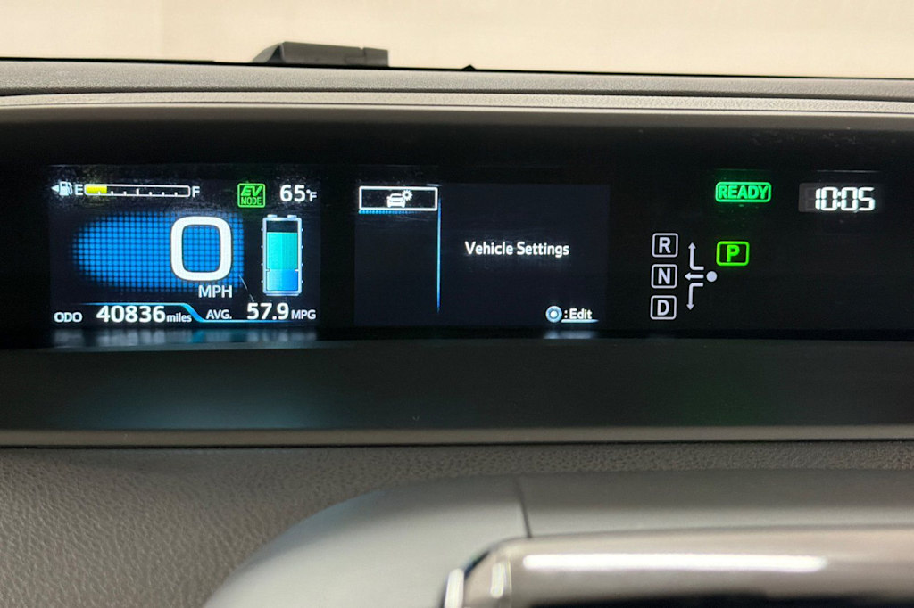 Thumbnail: 2021 Toyota Prius Prime - 16
