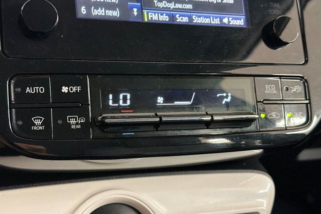 Thumbnail: 2018 Toyota Prius - 23