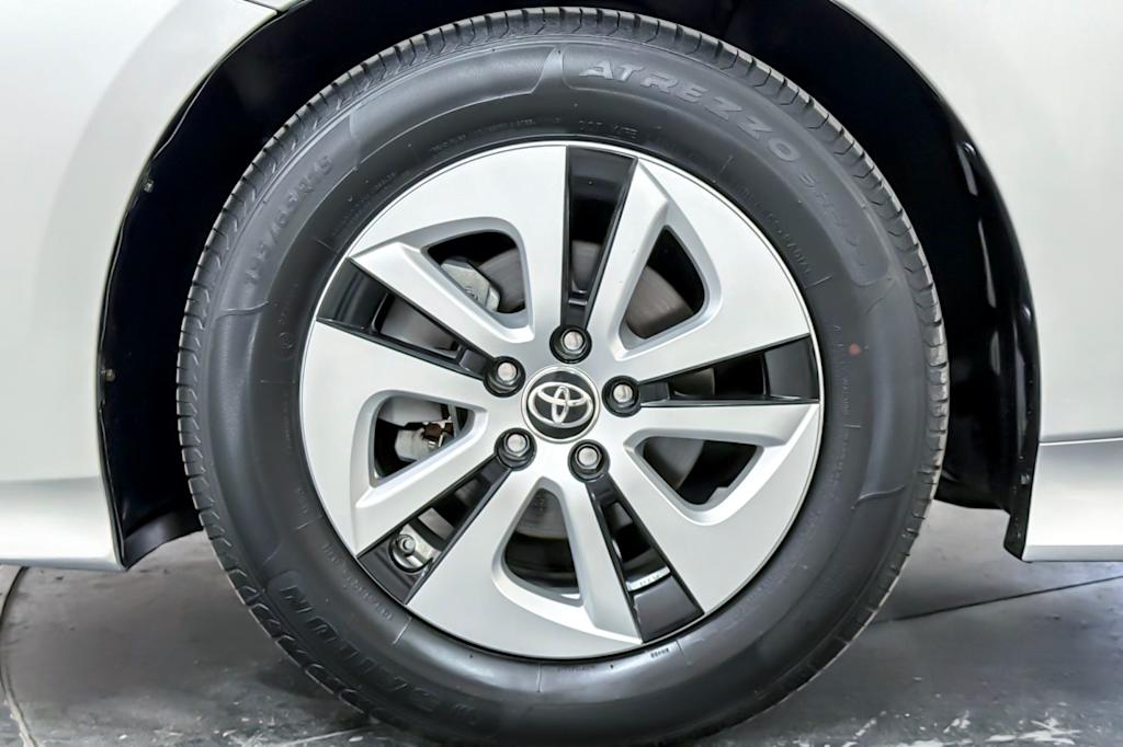 Thumbnail: 2018 Toyota Prius - 8