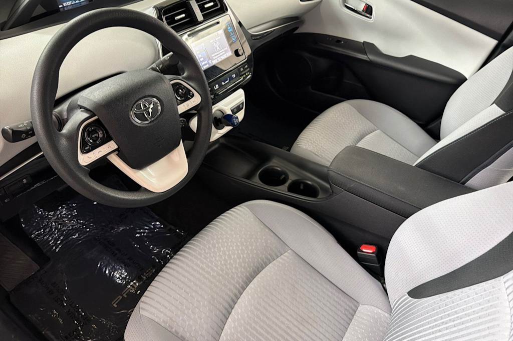 Thumbnail: 2018 Toyota Prius - 9