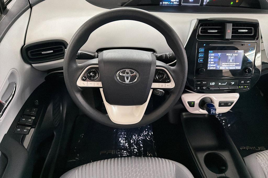 Thumbnail: 2018 Toyota Prius - 12