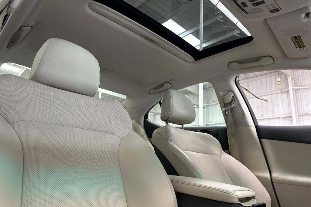 Thumbnail: 2012 Lexus IS - 21