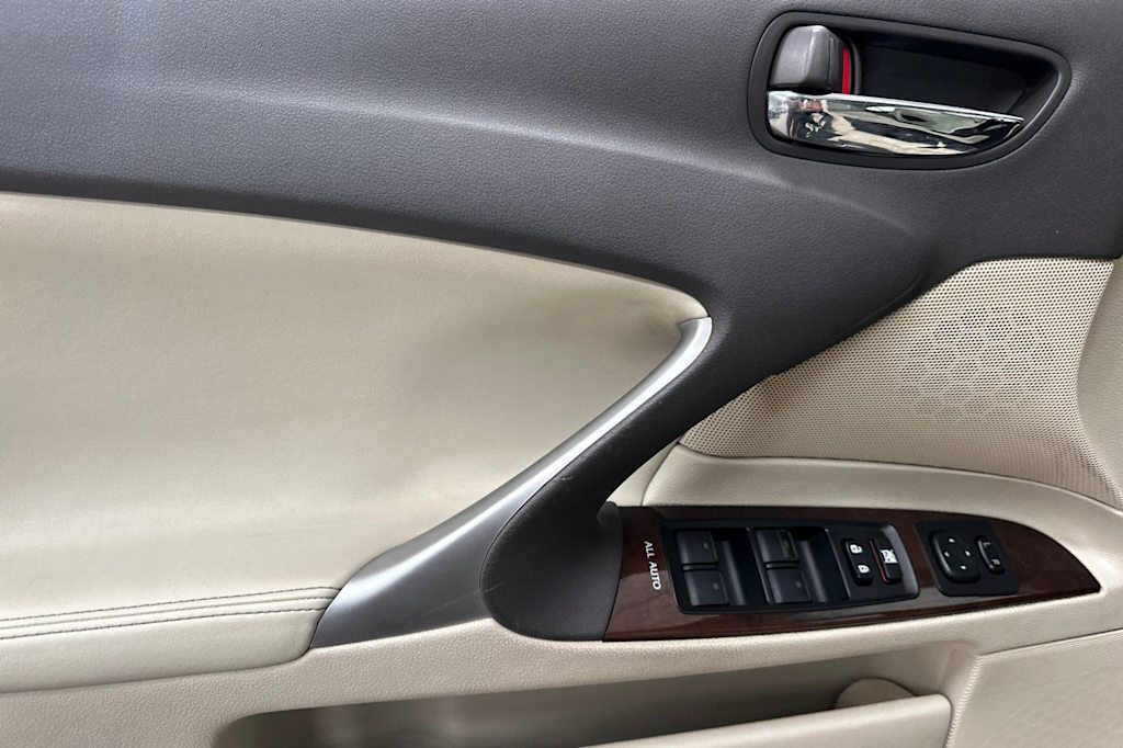 Thumbnail: 2012 Lexus IS - 20