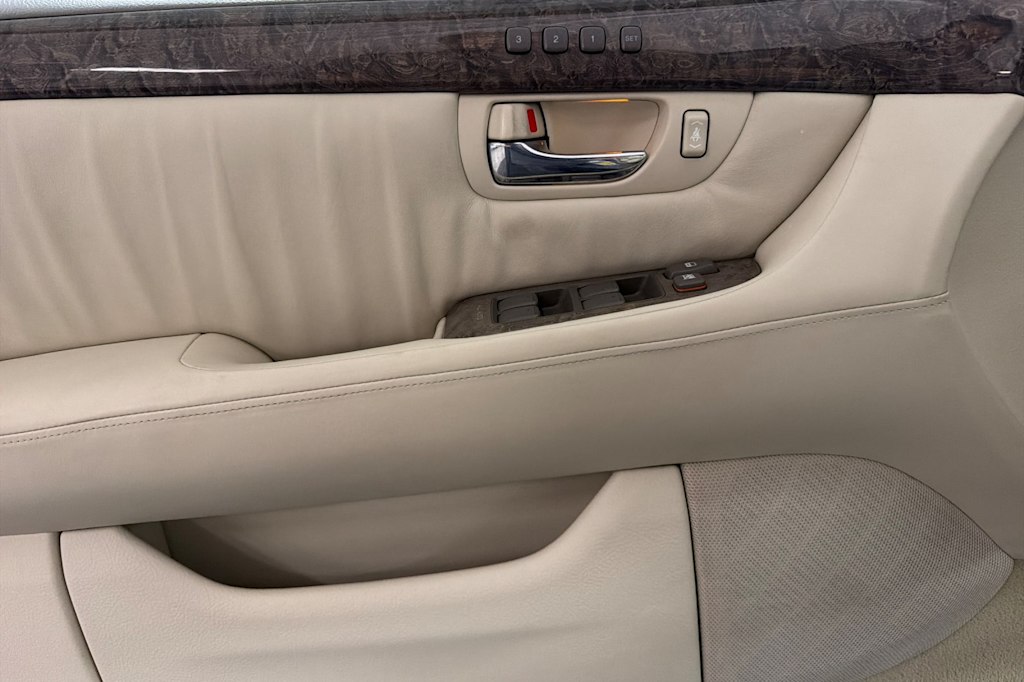 Thumbnail: 2003 Lexus LS - 20
