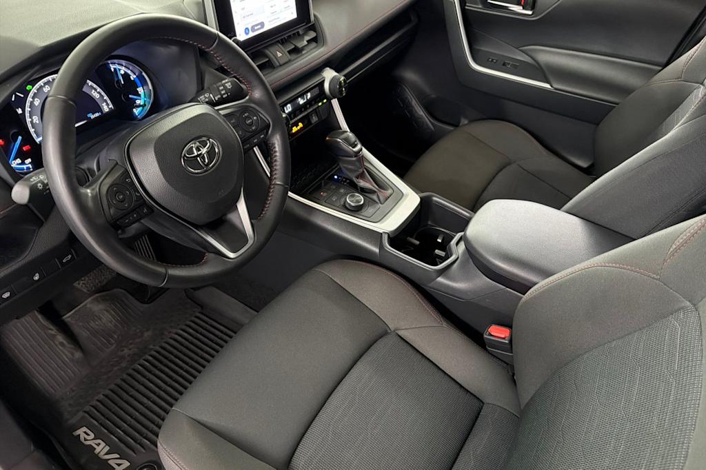 Thumbnail: 2024 Toyota RAV4 - 9