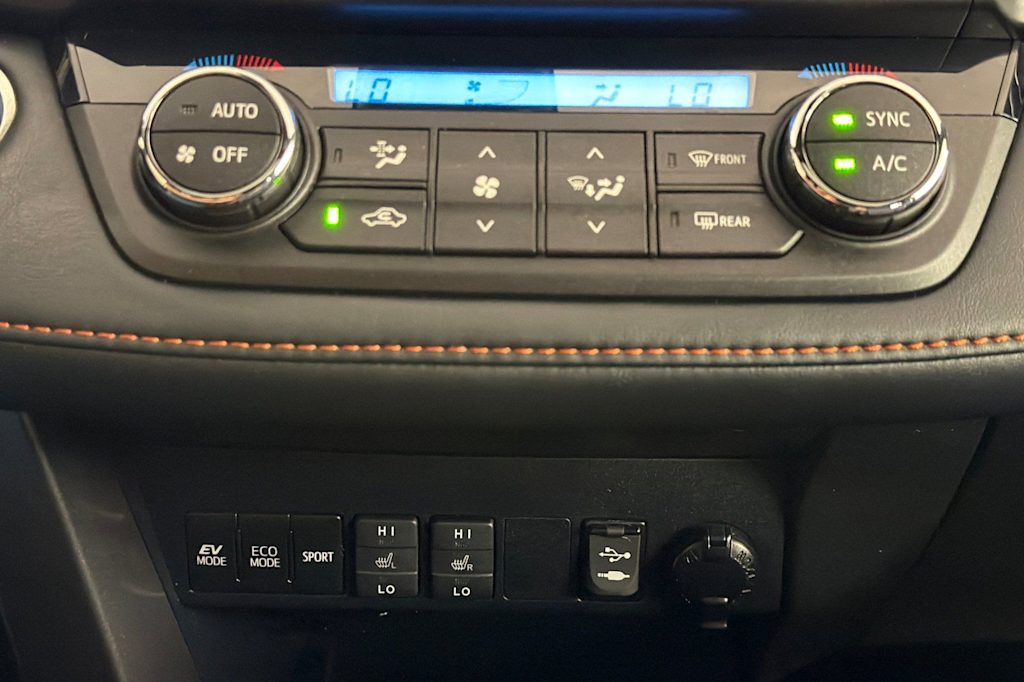 Thumbnail: 2018 Toyota RAV4 - 25