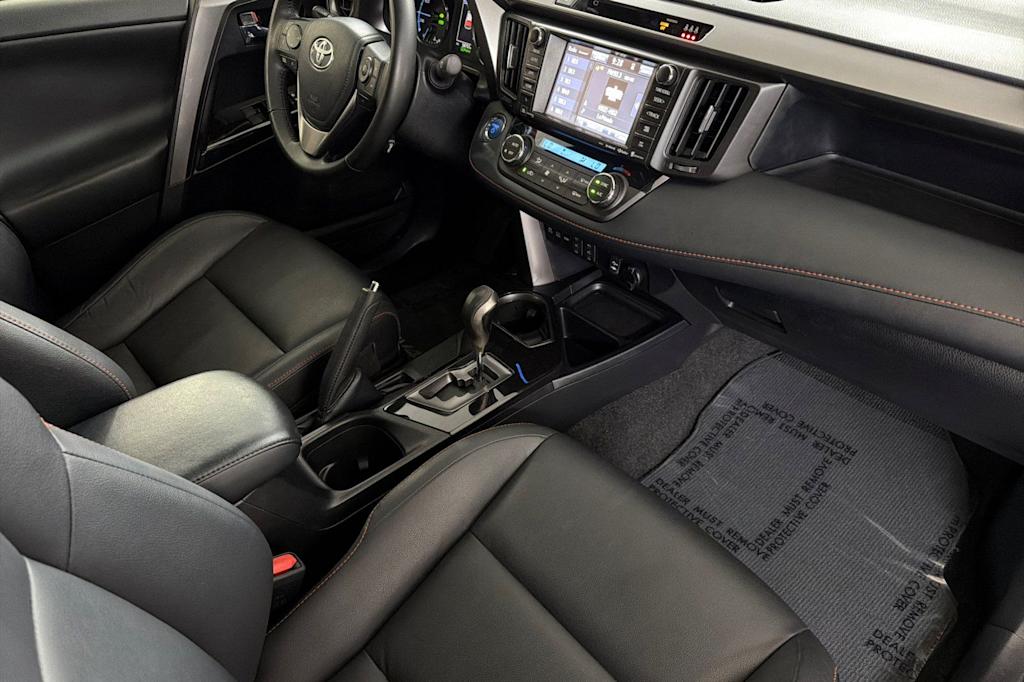 Thumbnail: 2018 Toyota RAV4 - 10