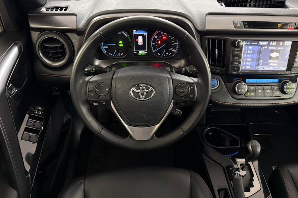 Thumbnail: 2018 Toyota RAV4 - 12