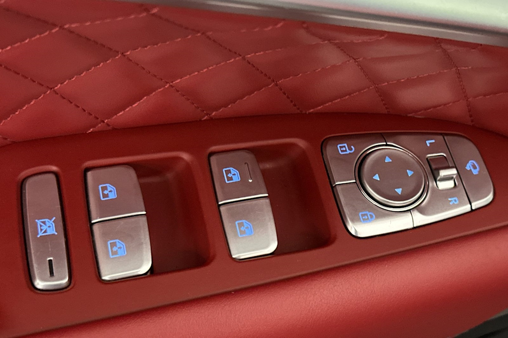 Thumbnail: 2023 Genesis G70 - 21