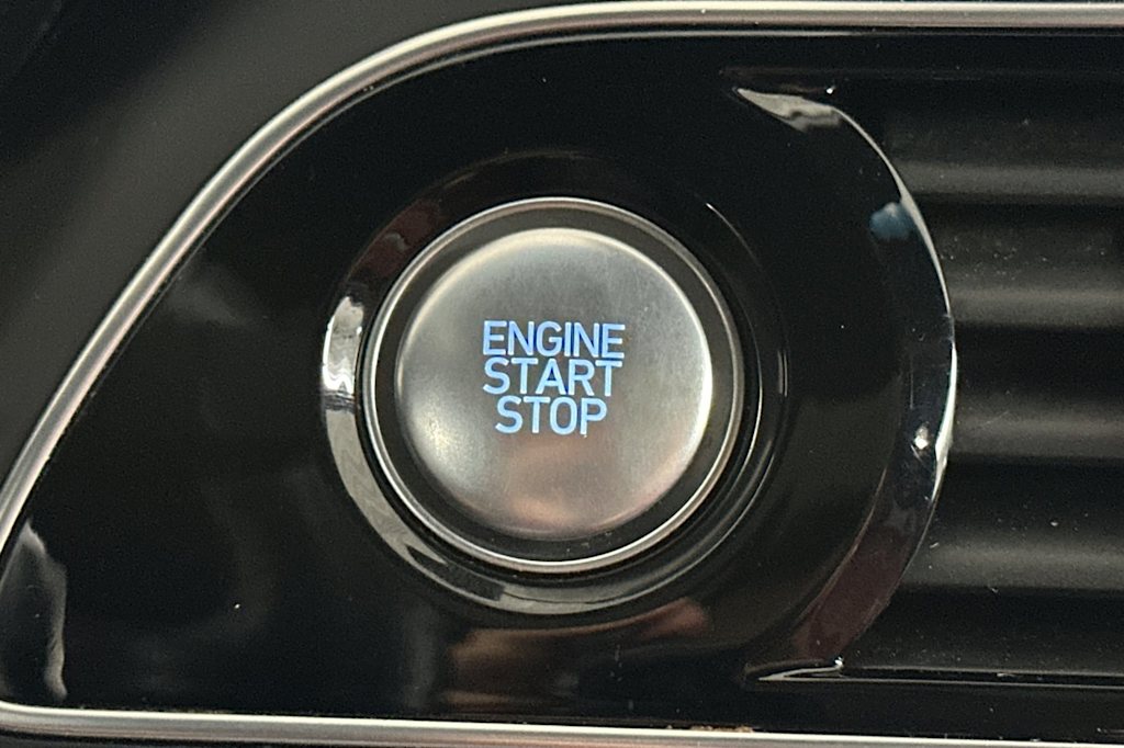 Thumbnail: 2023 Genesis G70 - 25