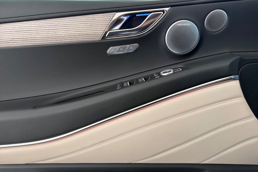 Thumbnail: 2025 Genesis GV80 - 20