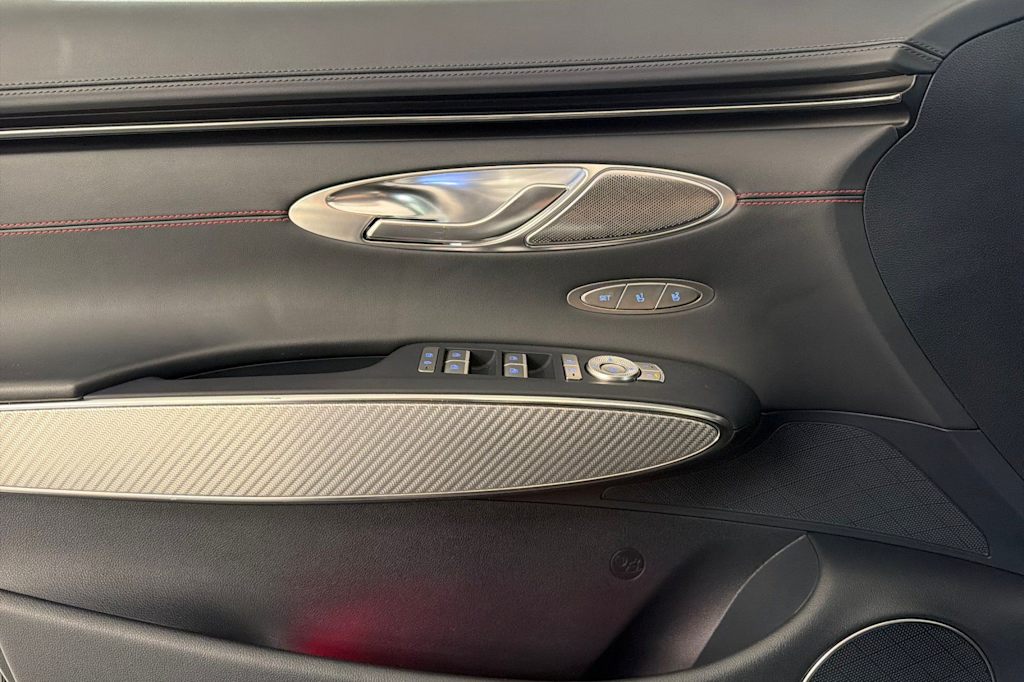 Thumbnail: 2023 Genesis GV70 - 20