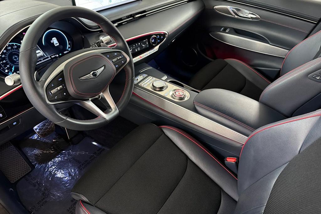 Thumbnail: 2023 Genesis GV70 - 8
