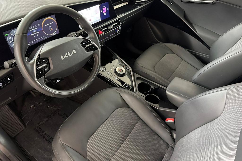 Thumbnail: 2024 Kia Niro - 9