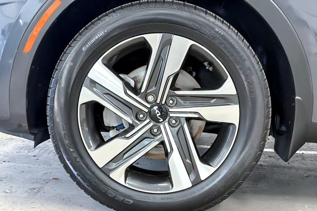 Thumbnail: 2023 Kia Sorento - 8