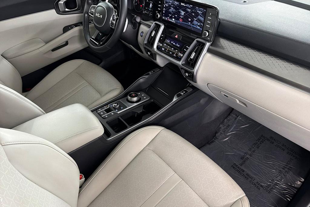 Thumbnail: 2023 Kia Sorento - 10