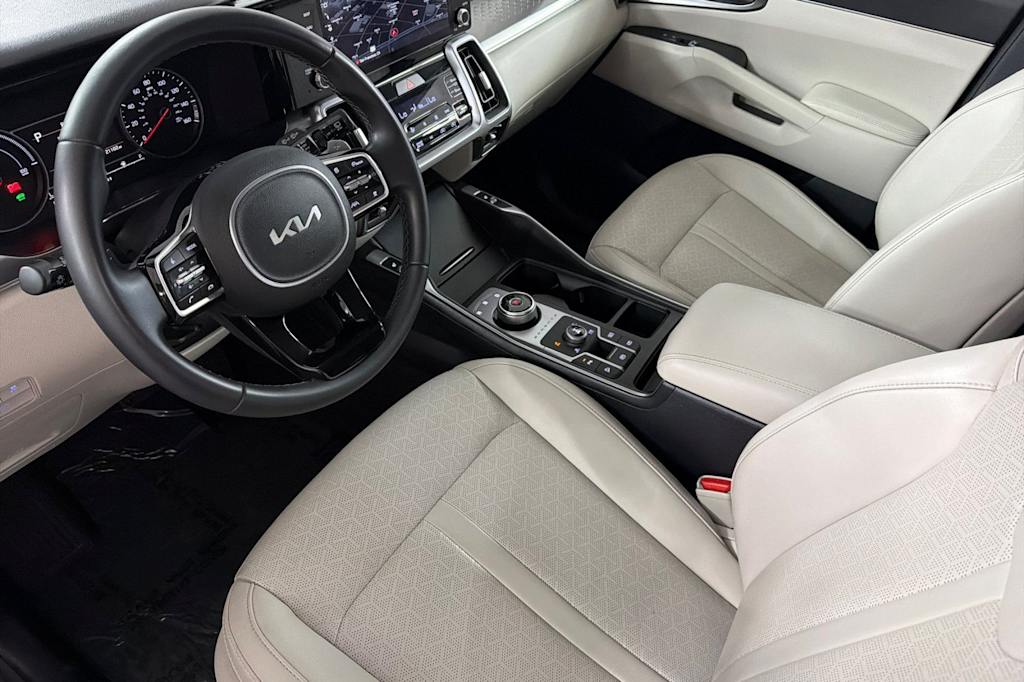 Thumbnail: 2023 Kia Sorento - 9