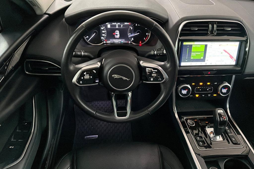 Thumbnail: 2020 Jaguar XE - 10