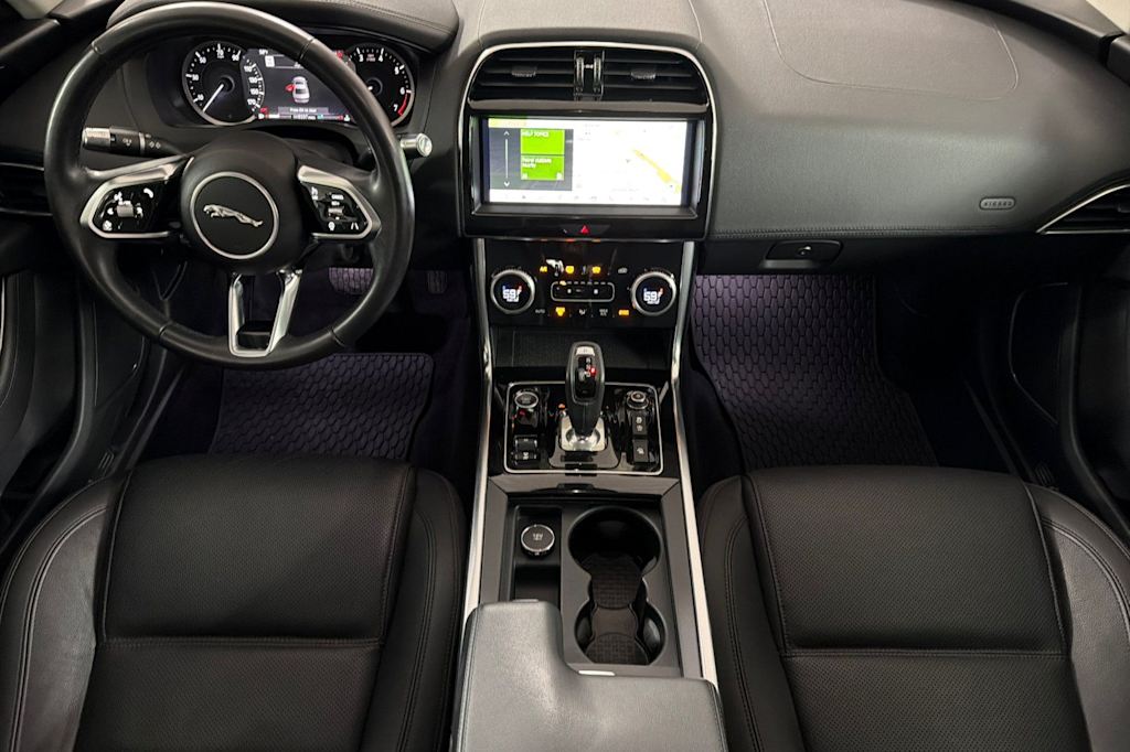 Thumbnail: 2020 Jaguar XE - 2