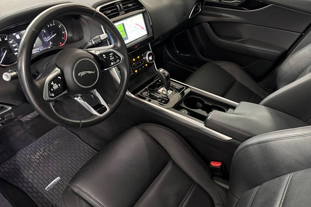 Thumbnail: 2020 Jaguar XE - 8