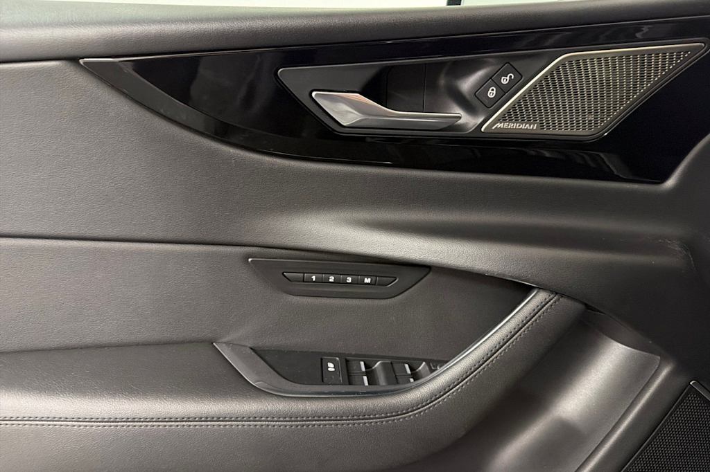 Thumbnail: 2020 Jaguar XE - 19