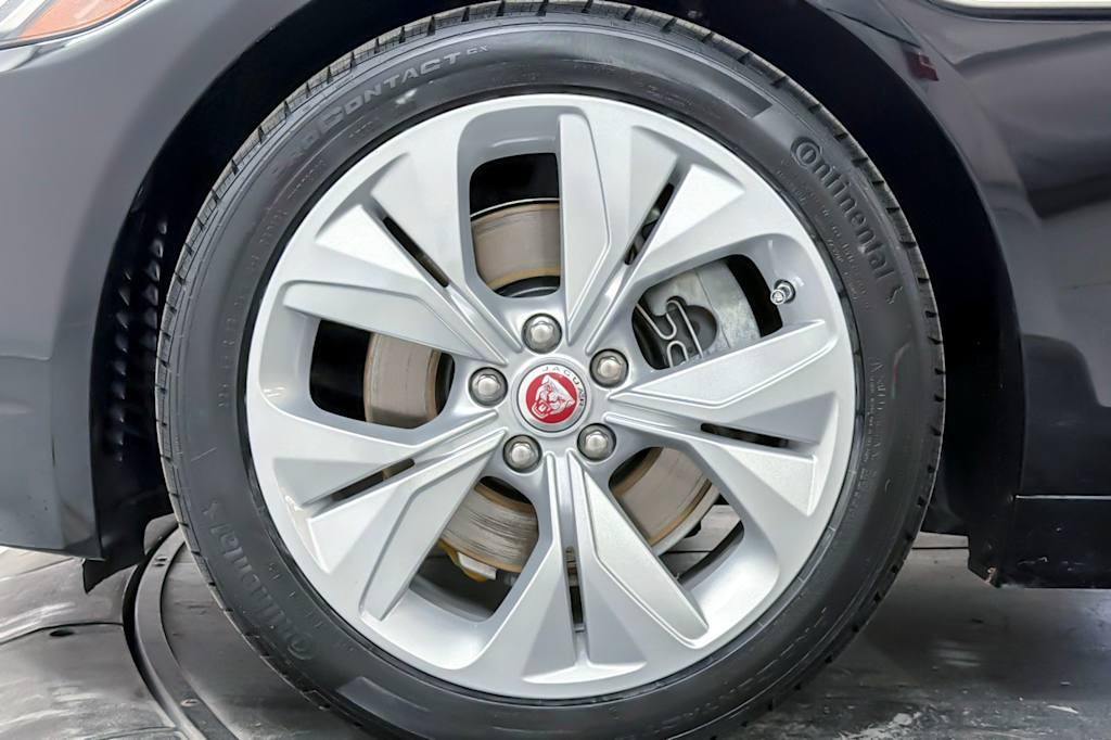 Thumbnail: 2020 Jaguar XE - 7