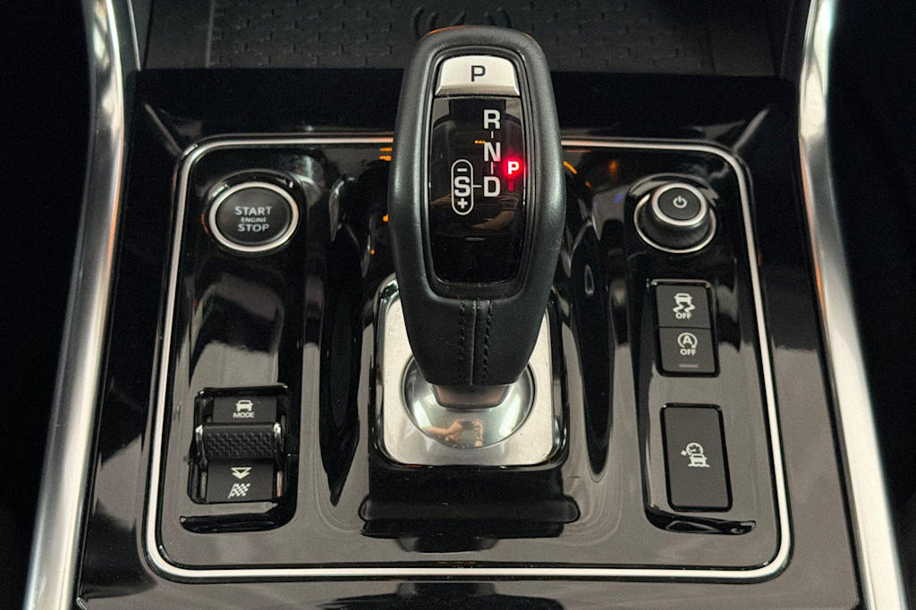 Thumbnail: 2020 Jaguar XE - 13