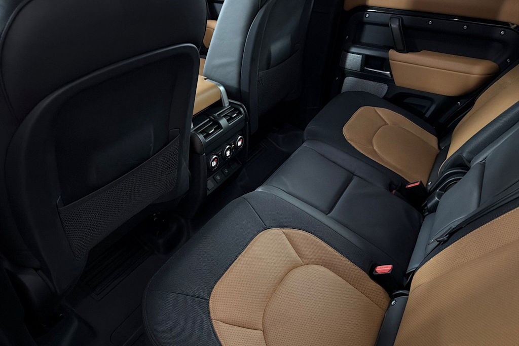 Thumbnail: 2024 Land Rover Defender - 10