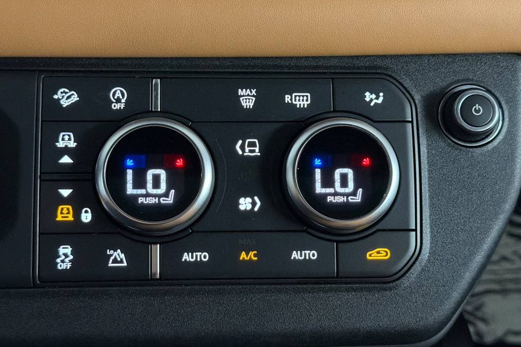 Thumbnail: 2024 Land Rover Defender - 25