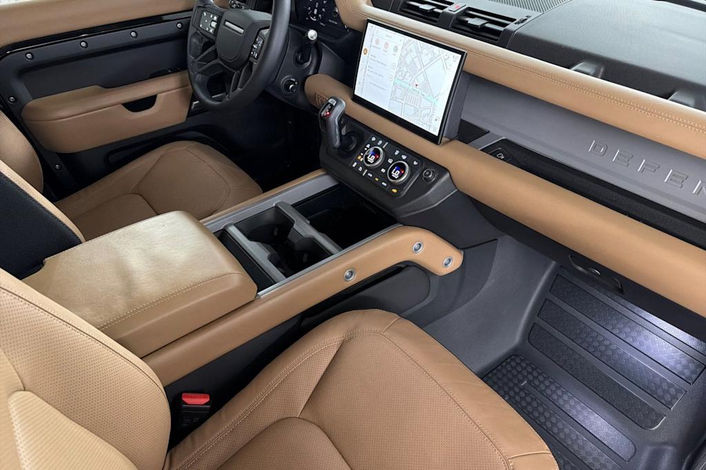 Thumbnail: 2025 Land Rover Defender - 10