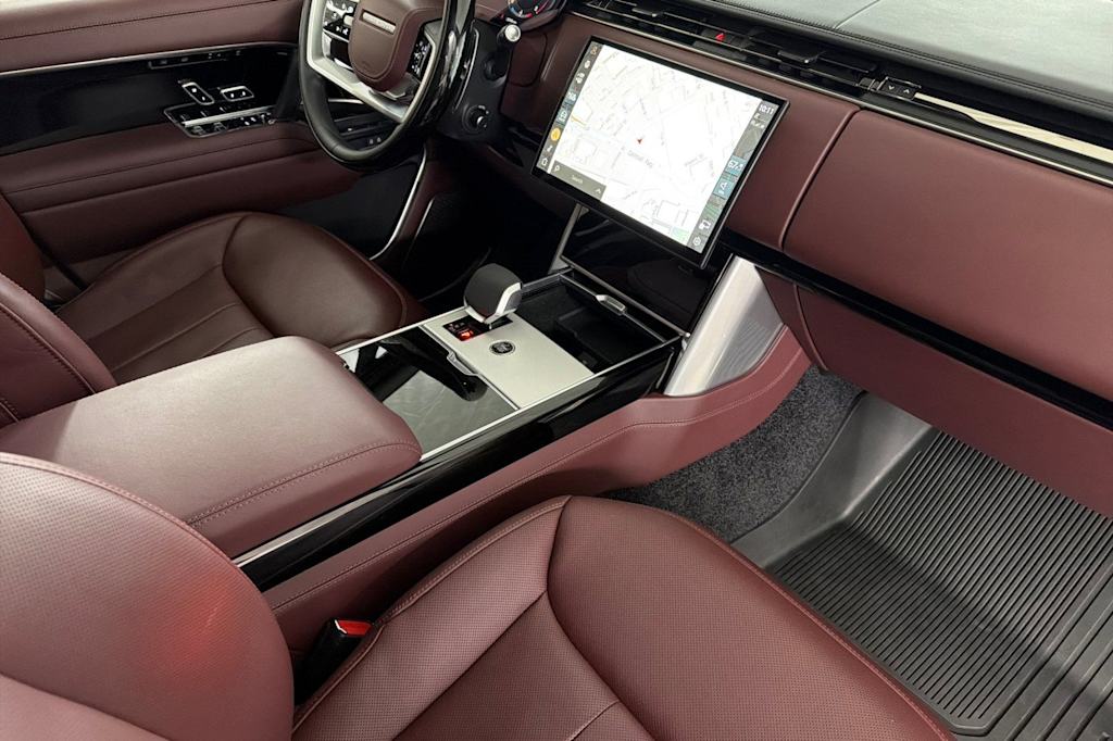 Thumbnail: 2025 Land Rover Range Rover - 10