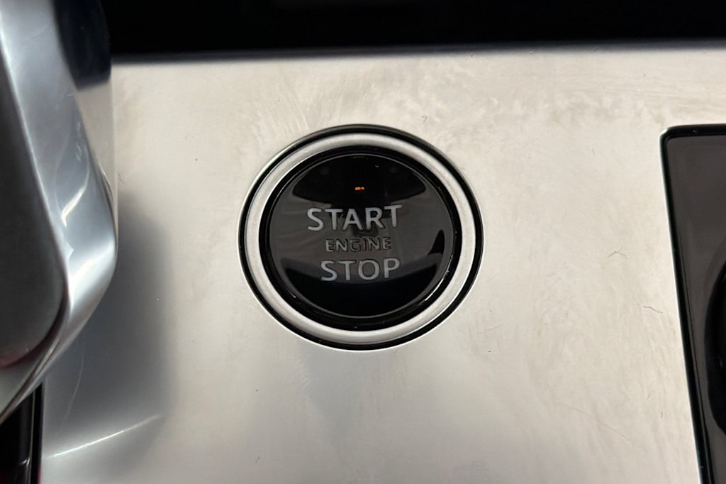 Thumbnail: 2023 Land Rover Range Rover - 25