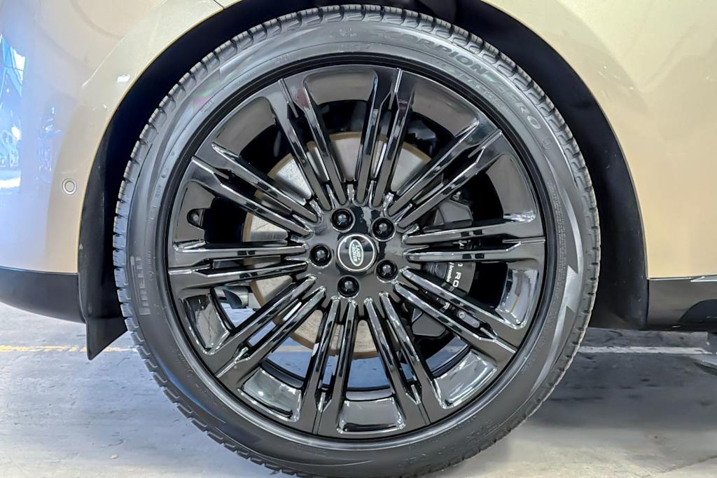 Thumbnail: 2023 Land Rover Range Rover - 8