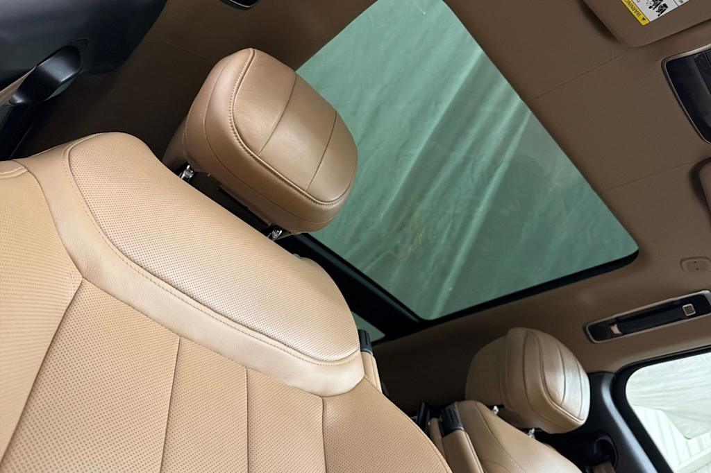 Thumbnail: 2023 Land Rover Range Rover - 23