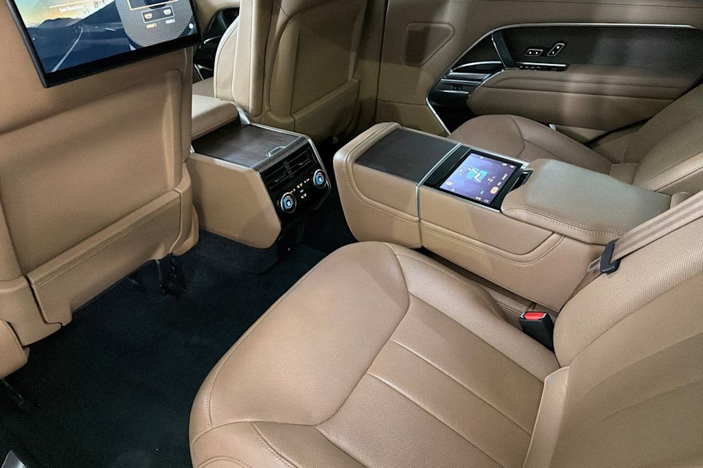 Thumbnail: 2023 Land Rover Range Rover - 12