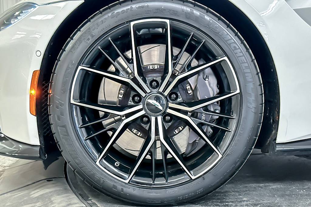 2022 Aston Martin Vantage  7