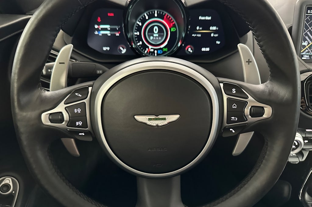 2022 Aston Martin Vantage  25