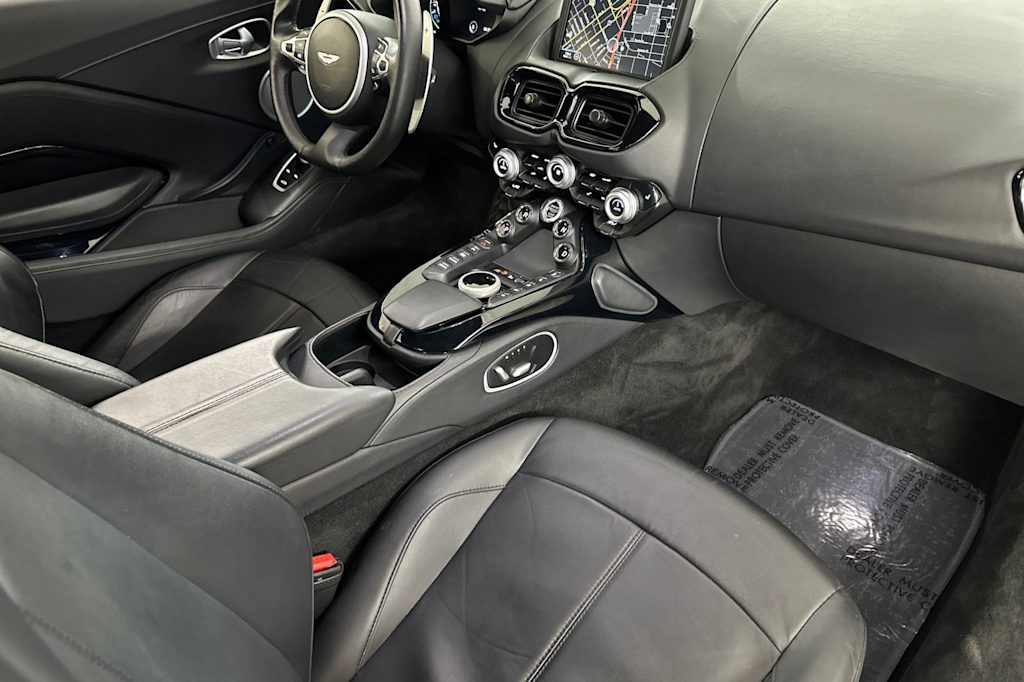 2022 Aston Martin Vantage  11