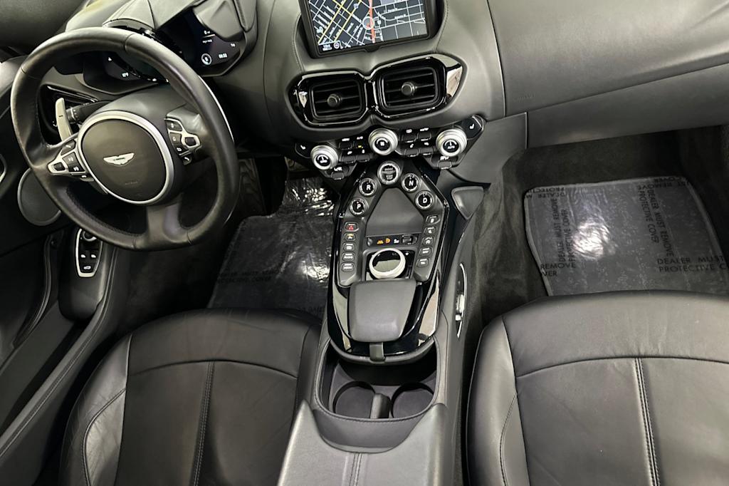 2022 Aston Martin Vantage  2