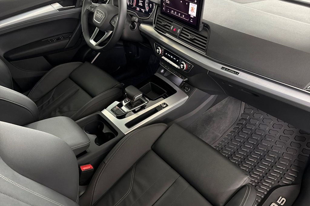 Thumbnail: 2024 Audi Q5 - 11