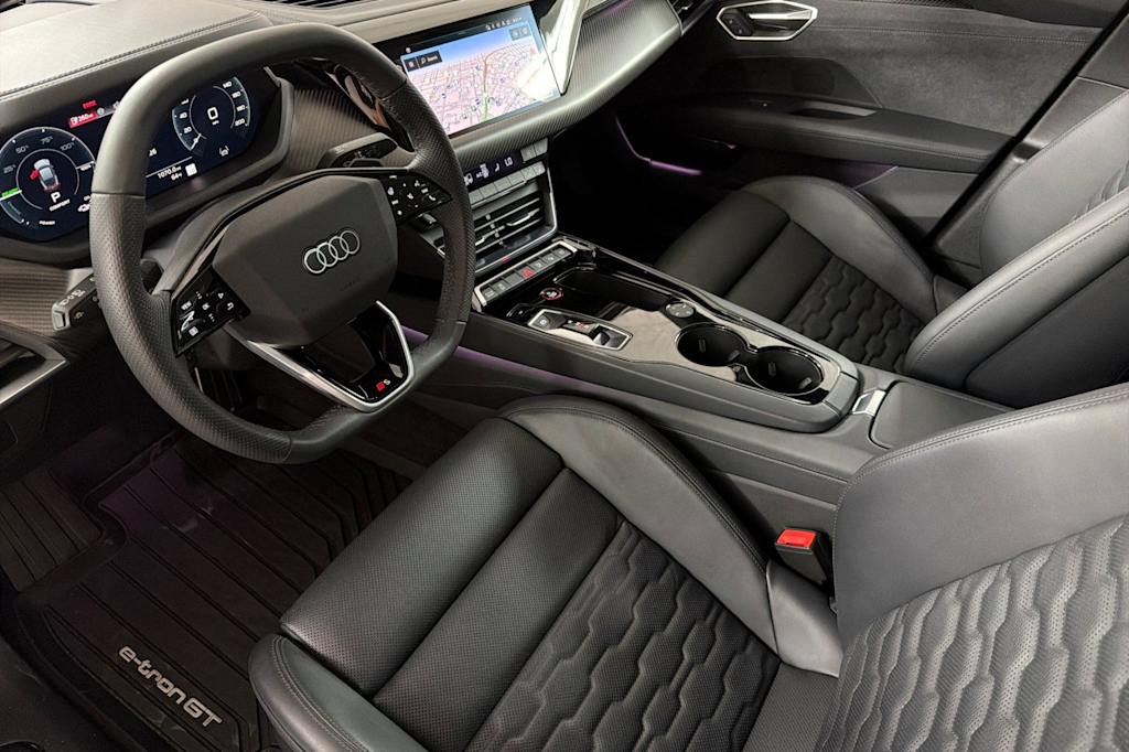 Thumbnail: 2025 Audi e-tron GT - 9