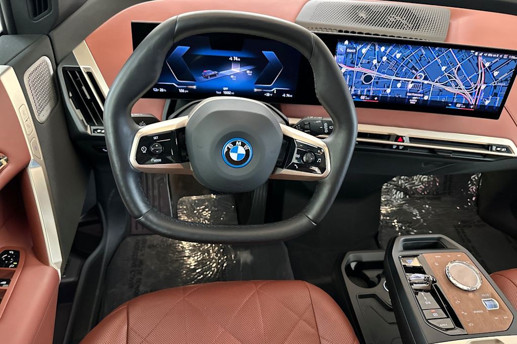 2022 BMW iX xDrive50 11