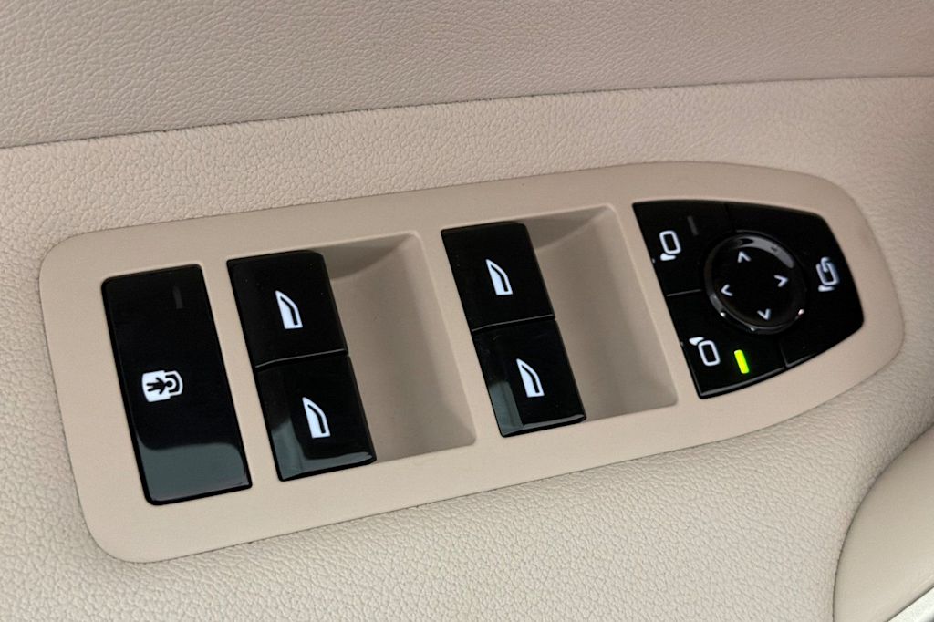 Thumbnail: 2023 BMW iX - 22