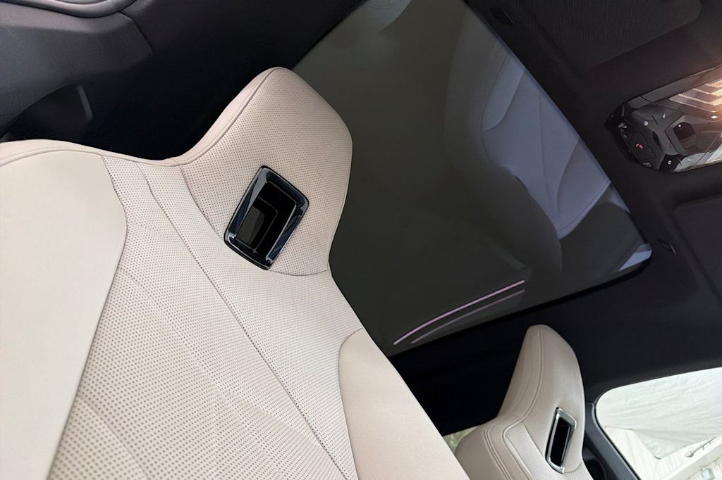 Thumbnail: 2023 BMW iX - 23