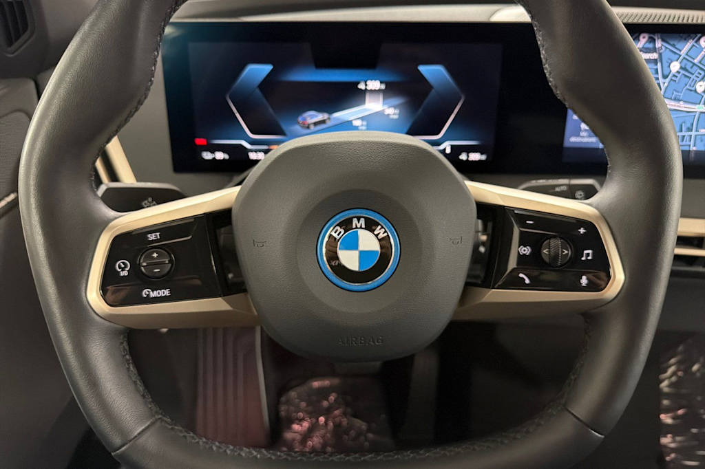 Thumbnail: 2023 BMW iX - 27
