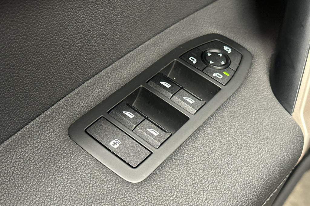 Thumbnail: 2024 BMW iX - 22