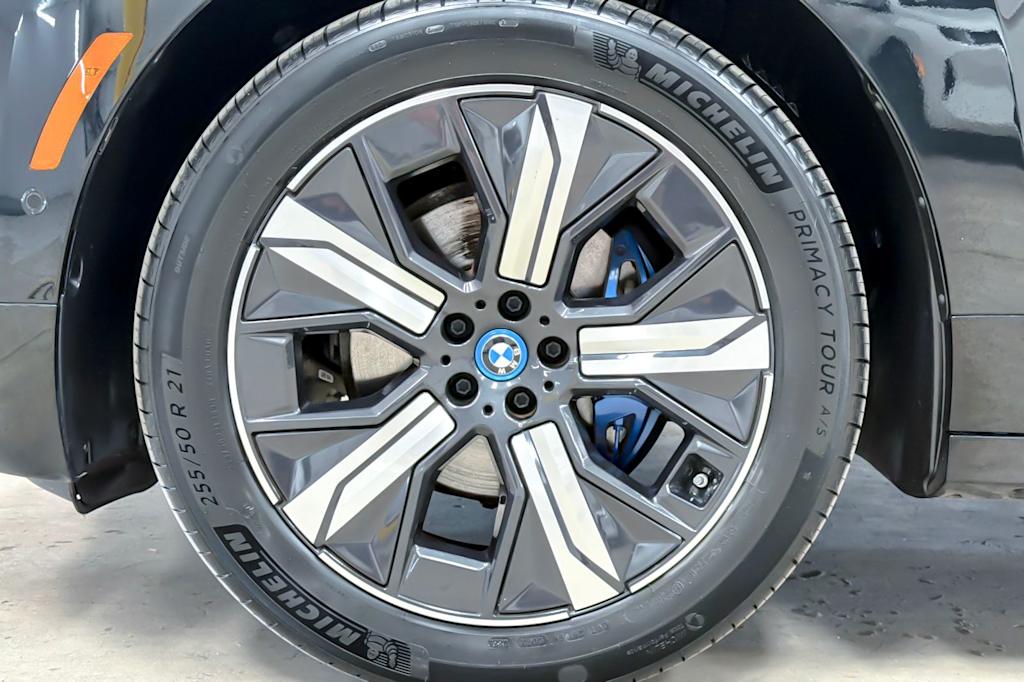 Thumbnail: 2024 BMW iX - 8
