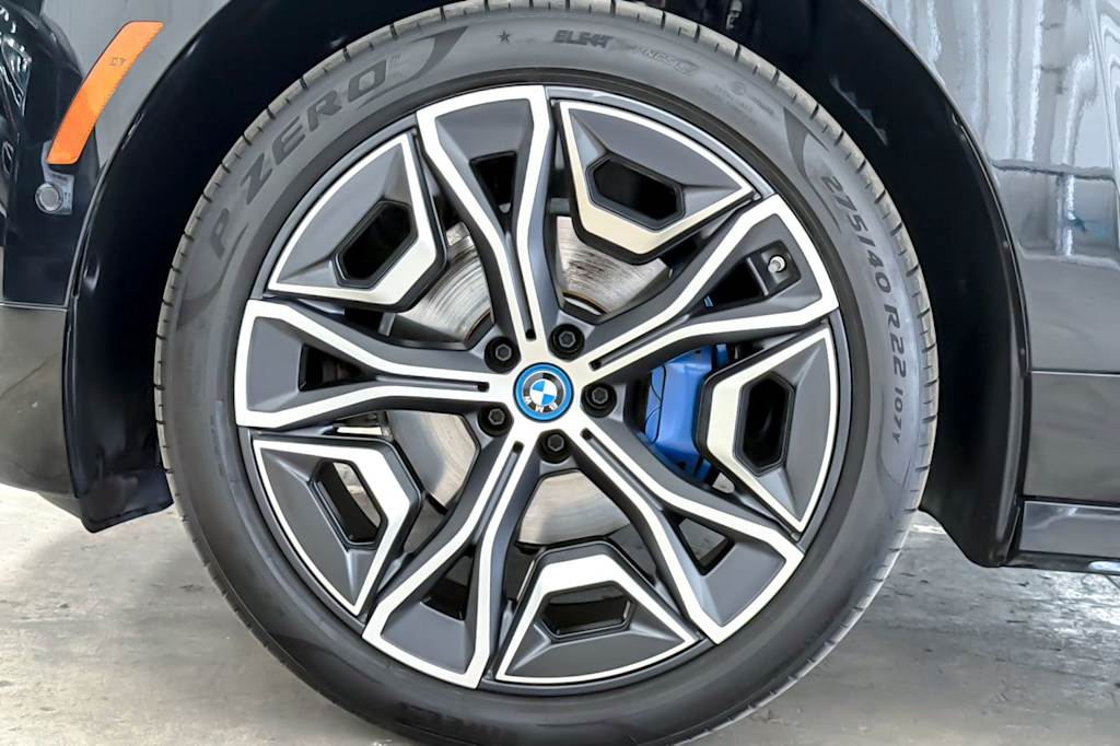 Thumbnail: 2024 BMW iX - 8