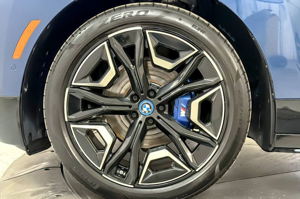 Thumbnail: 2024 BMW iX - 8