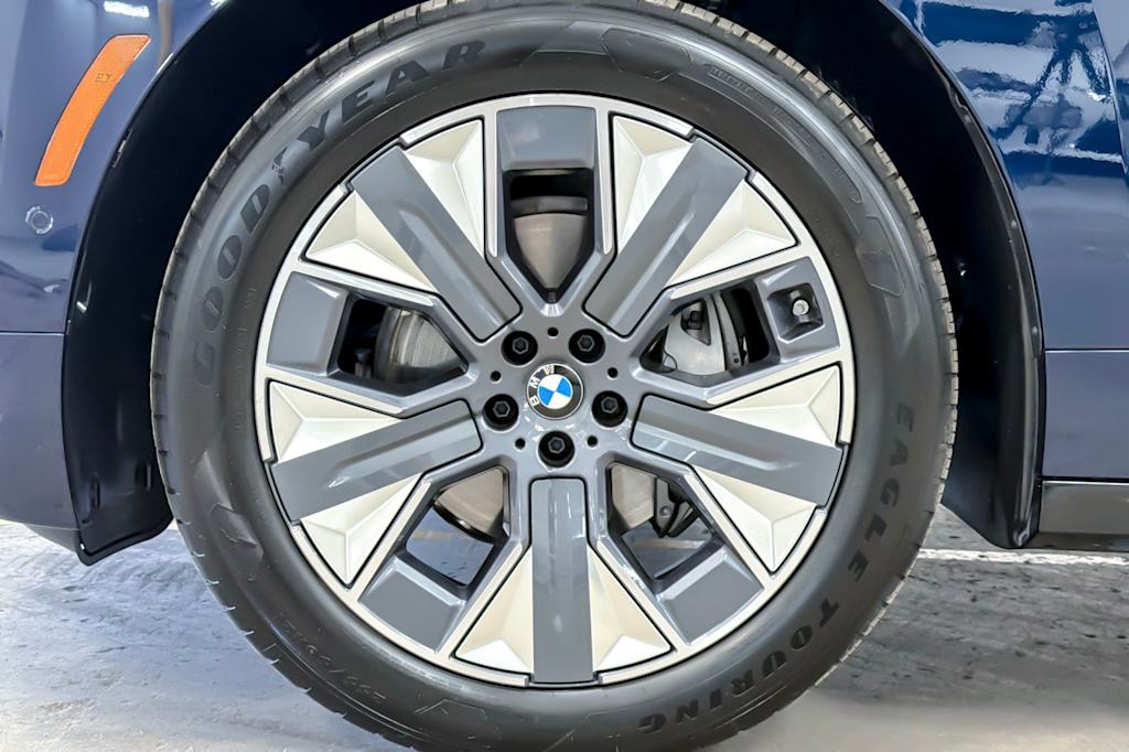 Thumbnail: 2026 BMW iX - 8